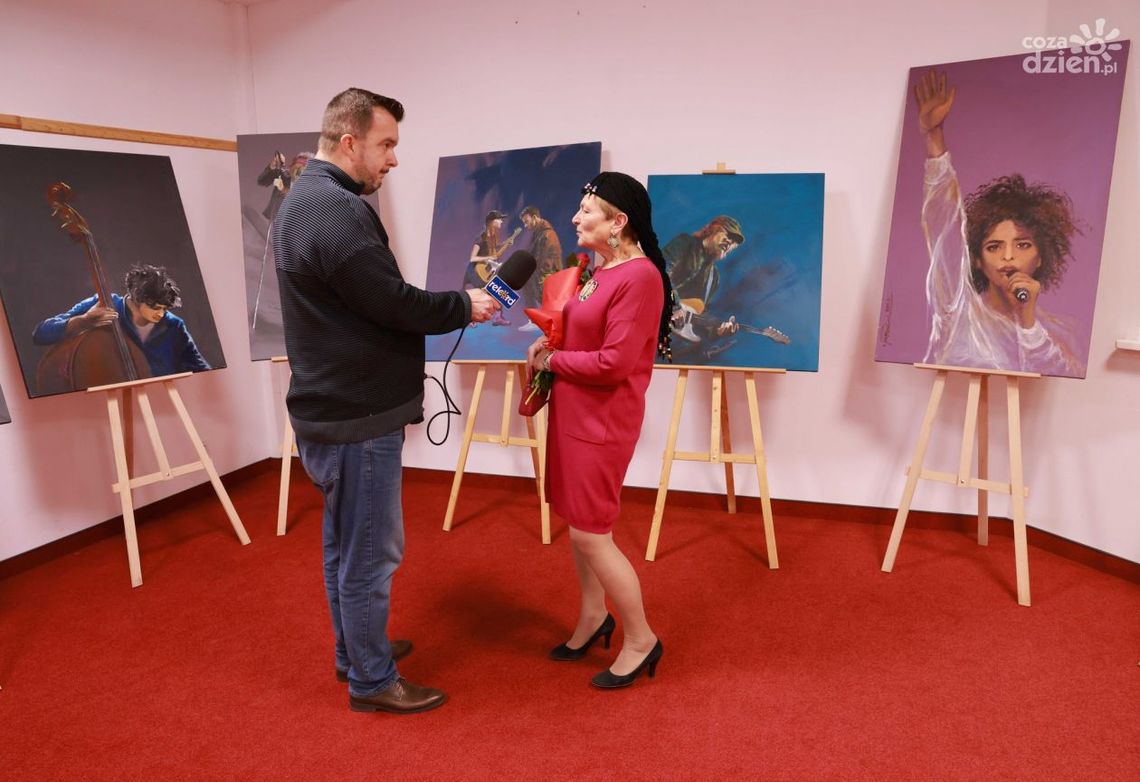 "Przemyślane emocje" - wystawa obrazów Joanny Rodowicz. Autorka mówiła o niej dla Radia Rekord "Przemyślane emocje" - wystawa obrazów Joanny Rodowicz. Autorka mówiła o niej dla Radia Rekord