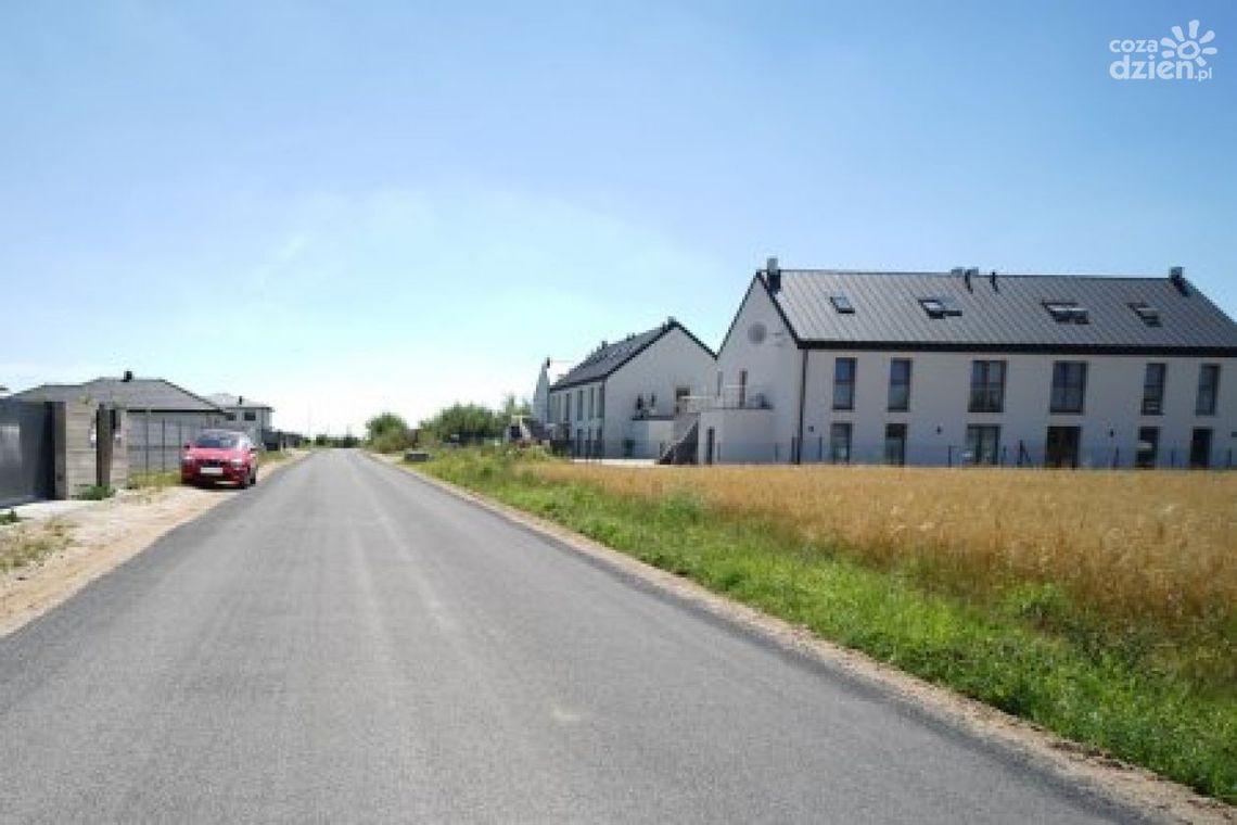 Przybywa świeżych nawierzchni asfaltowych w Ciechanowie