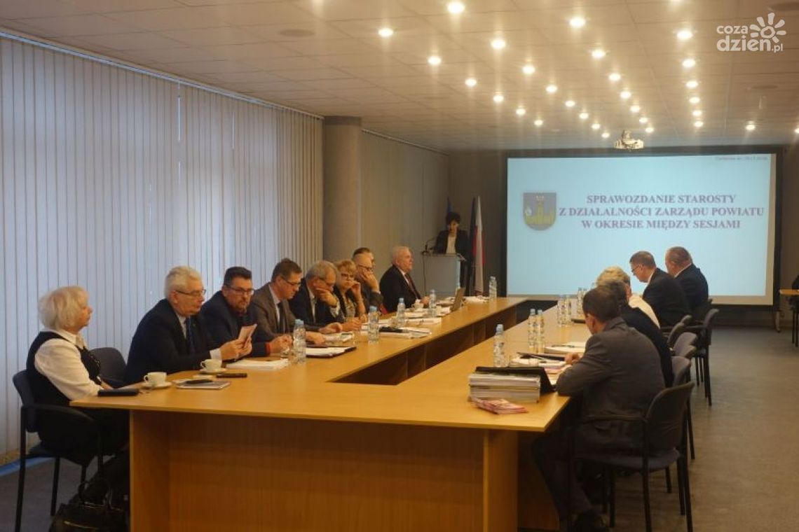 Radni powiatu ciechanowskiego obradują korespondencyjnie Radni powiatu ciechanowskiego obradują korespondencyjnie