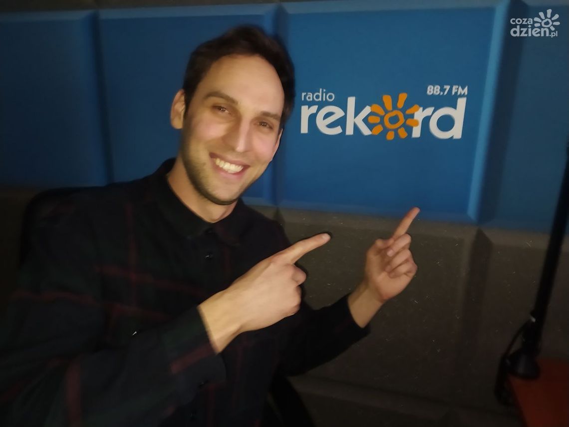 Radosław Kieda i hopa do Hopa Parku! Zobacz jeszcze nie otwarty a już słynny park trampolin