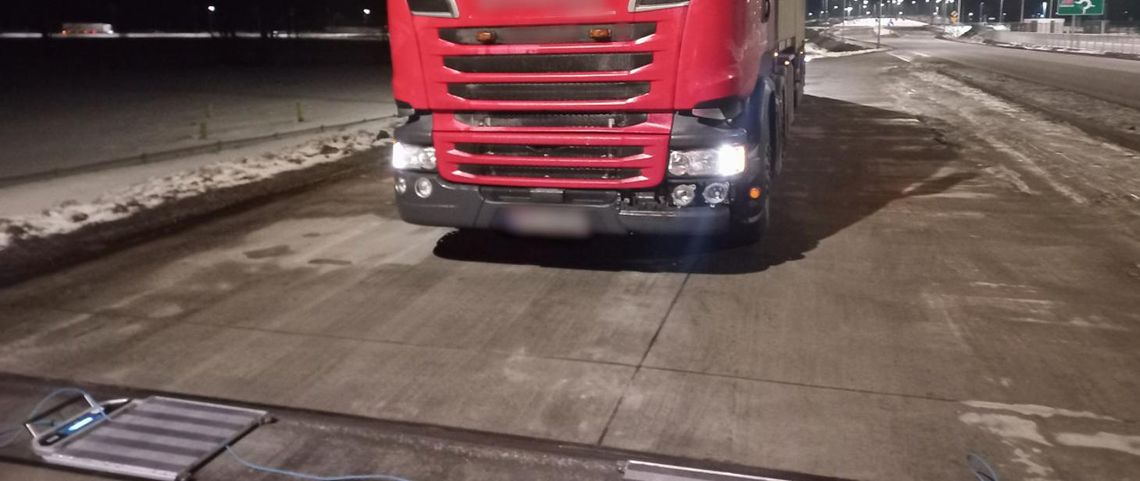 Rekordowe przeładowanie pod Glinojeckiem: 64 tony na ośmiu osiach