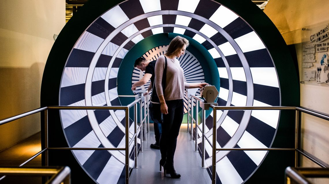 TOP 10 turystycznych atrakcji na Mazowszu i w Warszawie. Inne regionu w kraju są w tyle! W Centrum Nauki Kopernik, w Warszawie