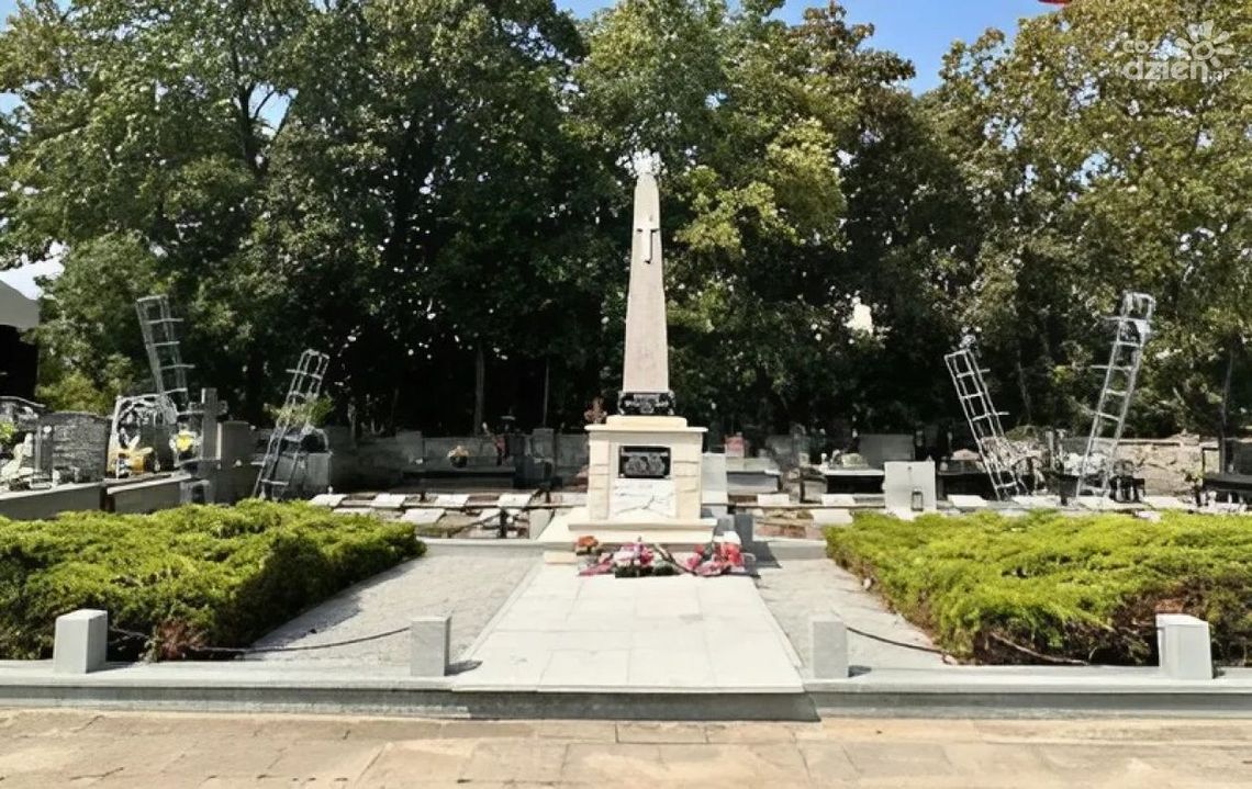 Renowacja historycznej mogiły w Płońsku zakończona