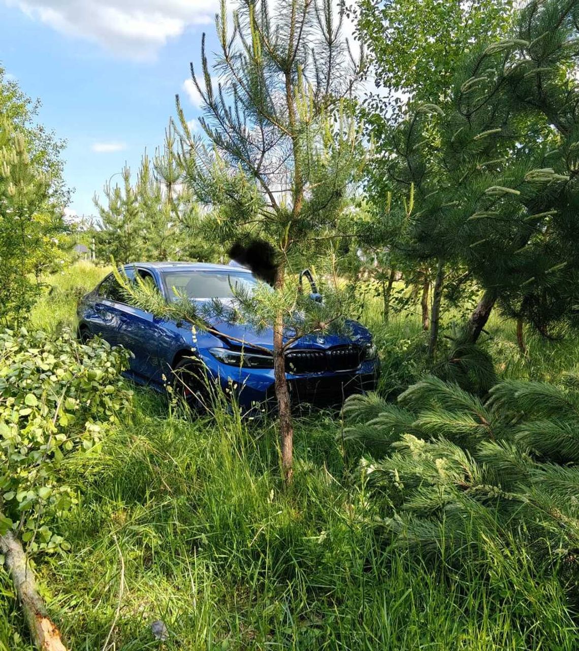 Rozbił BMW na drzewach w Ciechanowie