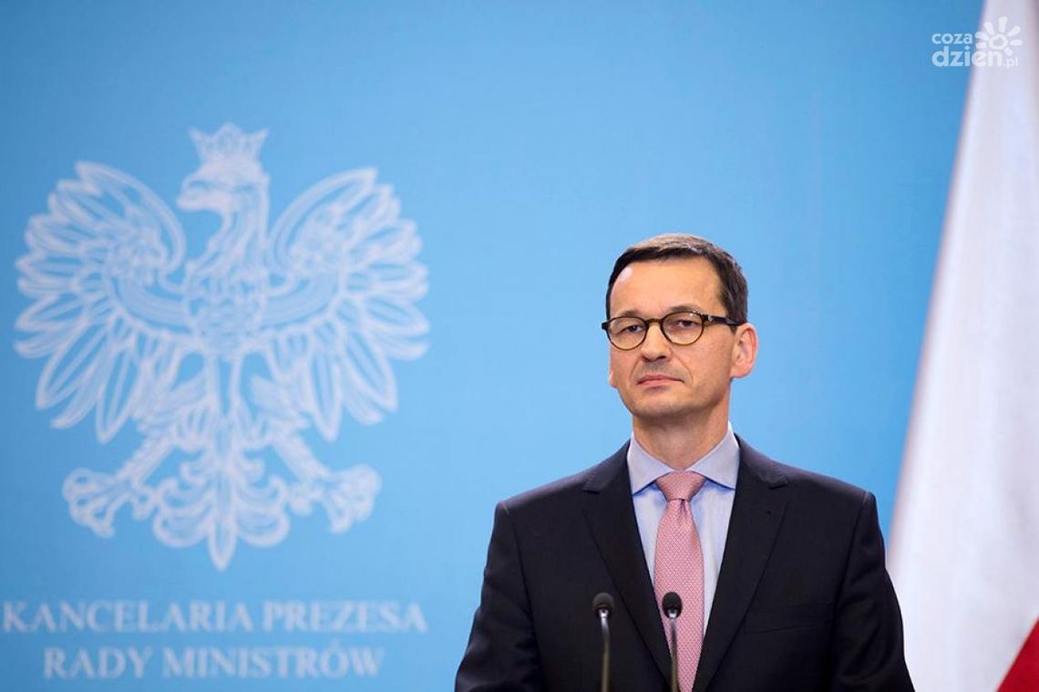 Rząd luzuje obostrzenia. Otwiera m.in. galerie i hotele