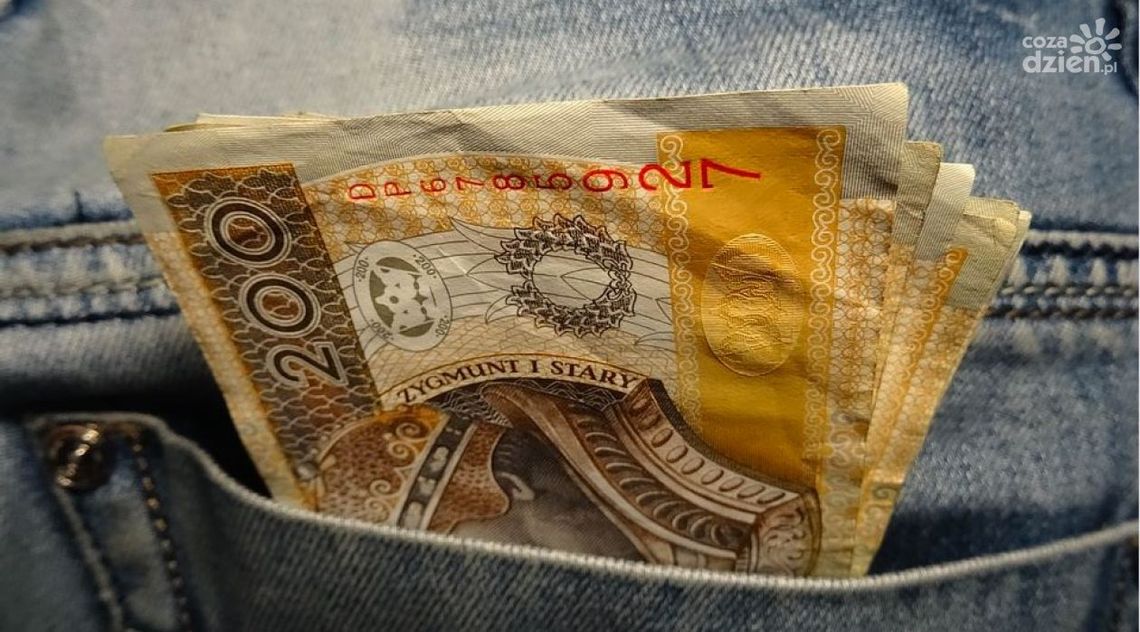 Samochód przepadł, zaliczka też. Mieszkaniec powiatu ciechanowskiego oszukany w sieci