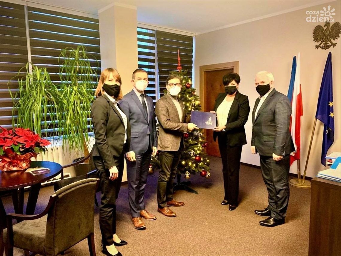 Starostwo Powiatowe w Ciechanowie. Umowa na wsparcie szpitala podpisana!