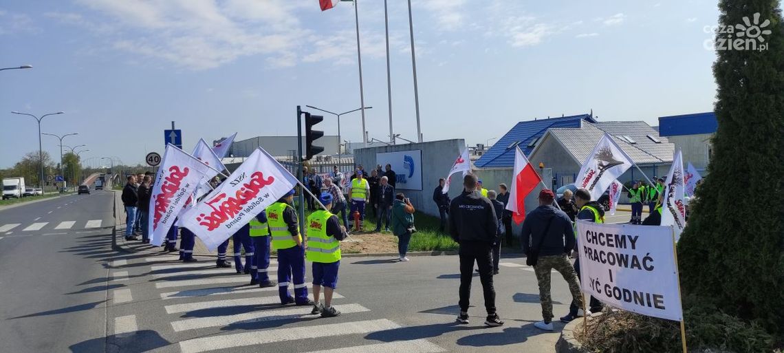 Strajk w ciechanowskiej firmie. Wszystkie urządzenia produkcyjne zostały zatrzymane