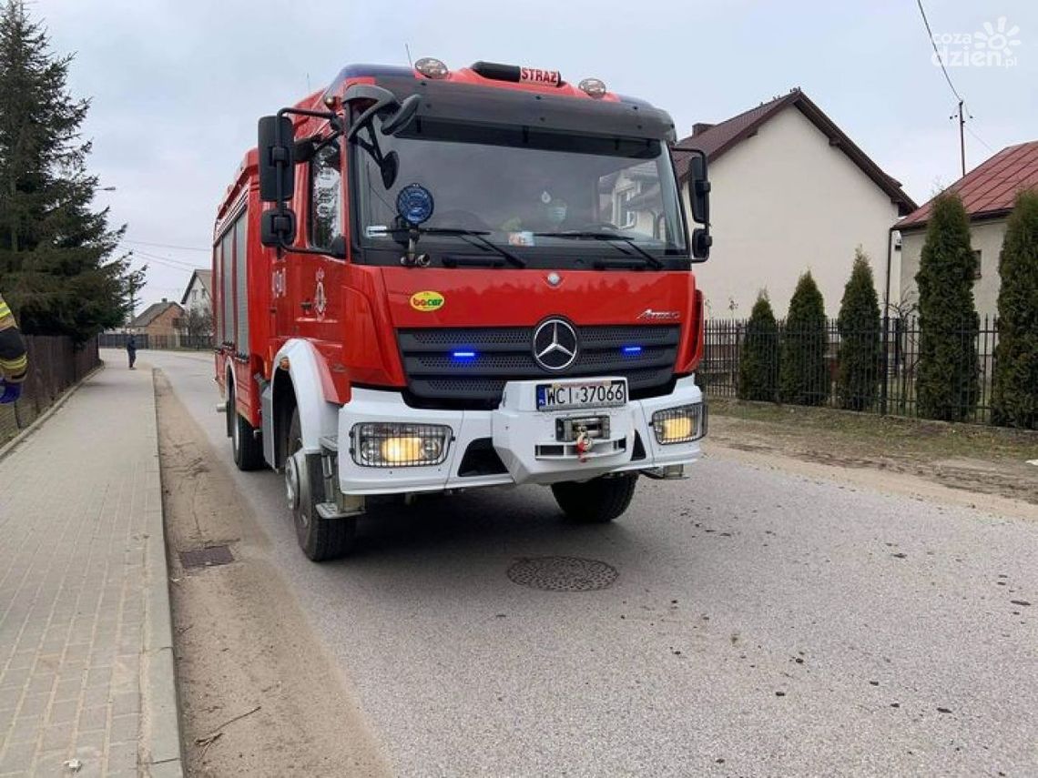 Strażacy pomogli ratownikom medycznym