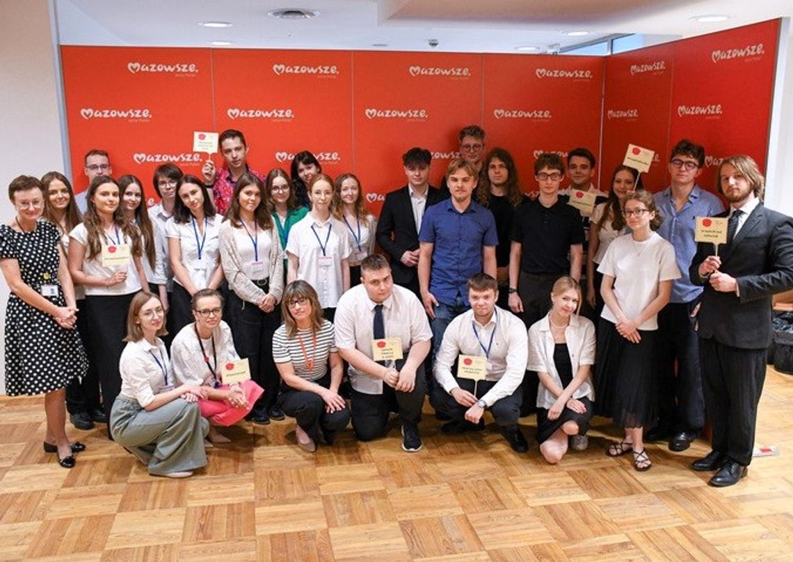 Płatne praktyki u marszałka. Dziesięciu studentów na jedno miejsce Płatne praktyki u marszałka. Dziesięciu studentów na jedno miejsce