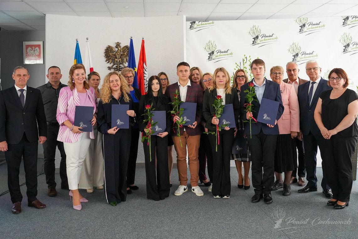 Stypendia starosty ciechanowskiego wręczone!