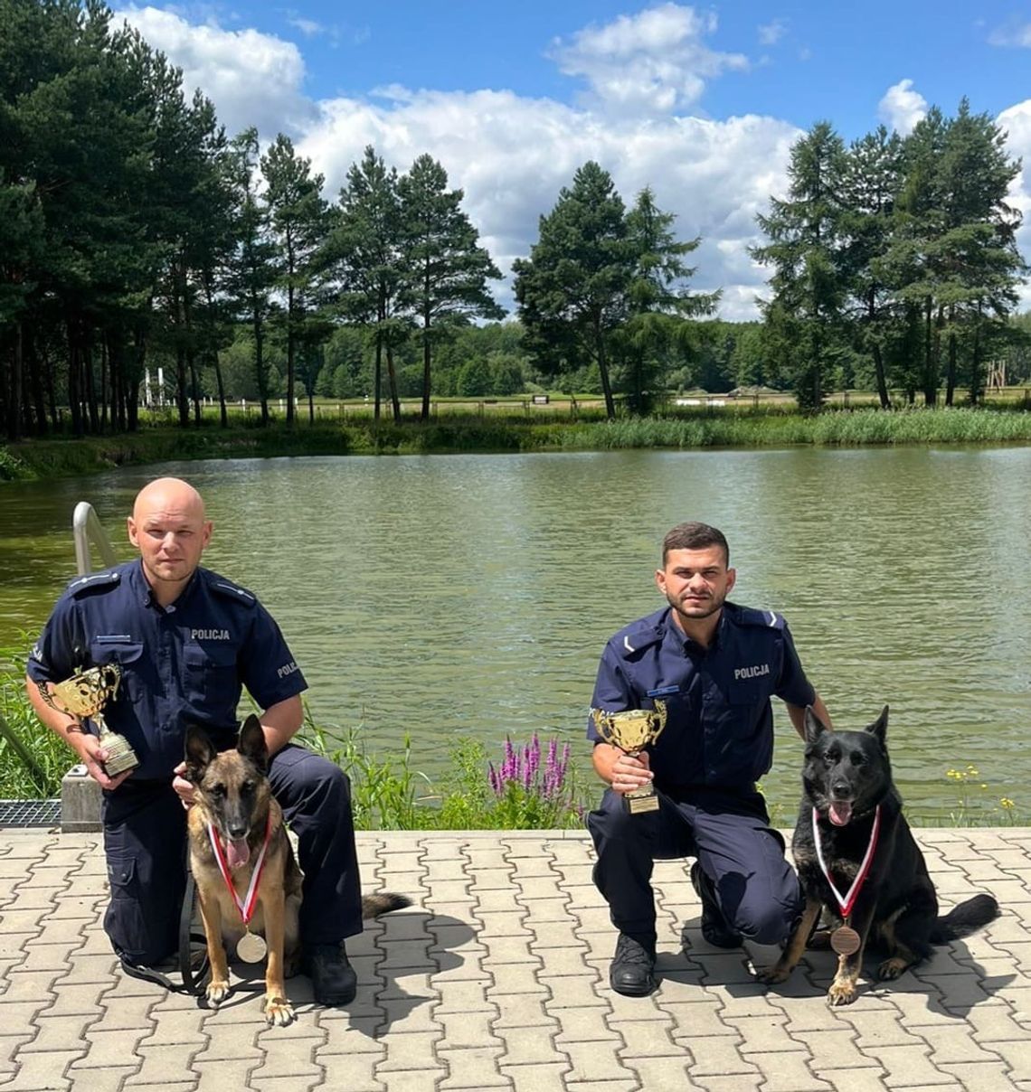 Sukces ciechanowskich policjantów na zawodach kynologicznych