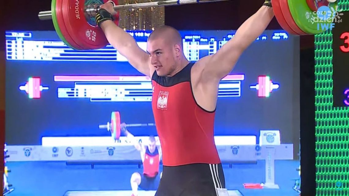 Sukces ciechanowskiego sztangisty! Szymon Ziółkowski z medalem za rwanie w MŚ do lat 17