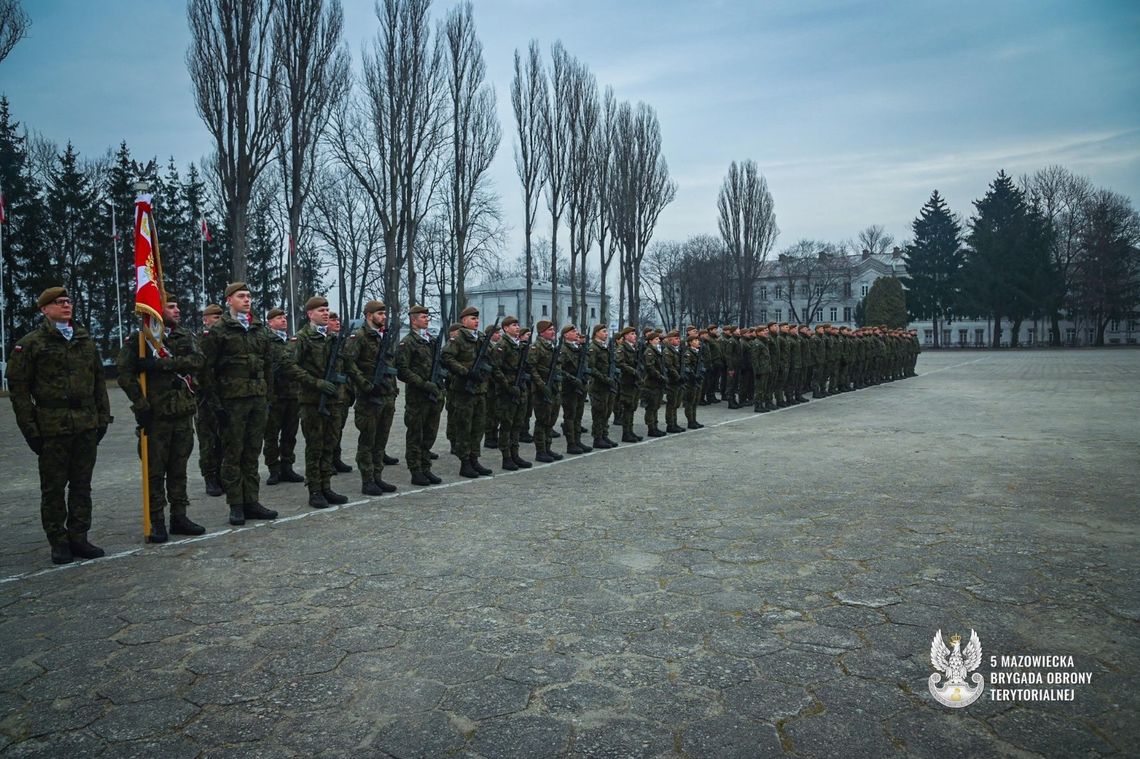 SYMBOLICZNA CHWILA DLA 51 BATALIONU LEKKIEJ PIECHOTY SYMBOLICZNA CHWILA DLA 51 BATALIONU LEKKIEJ PIECHOTY