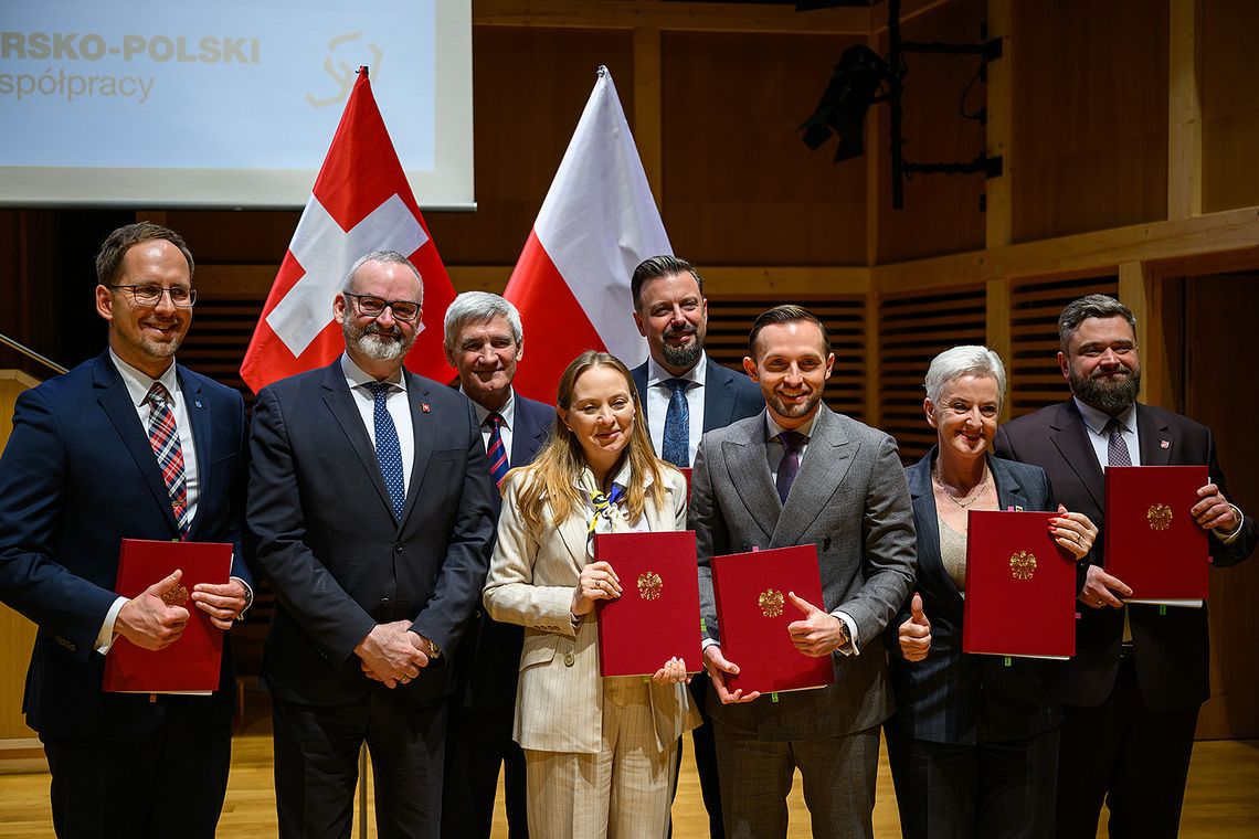 Szwajcarski zastrzyk gotówki dla Ciechanowa. Umowa na 51 milionów podpisana