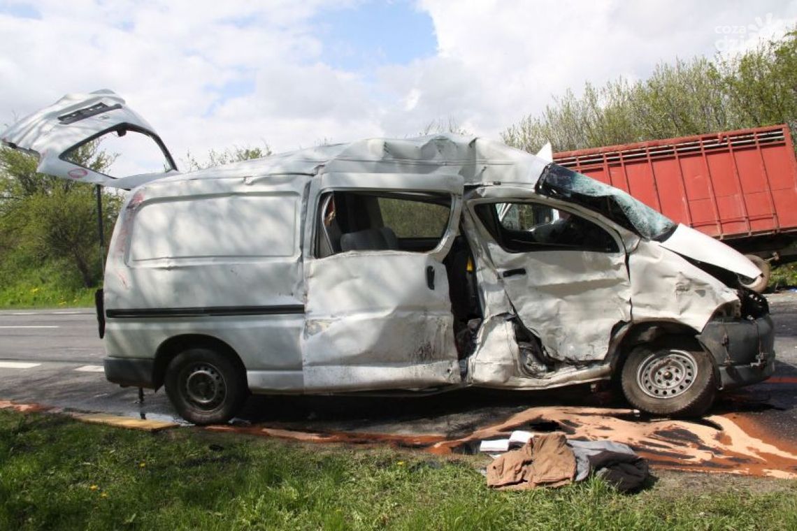 Tragedia na obwodnicy Mławy, nie żyje 72-letni kierowca