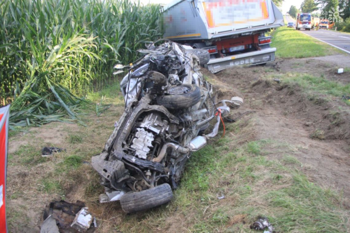 Tragiczny wypadek pod Żukowem. Nie żyje kierowca osobowej hondy