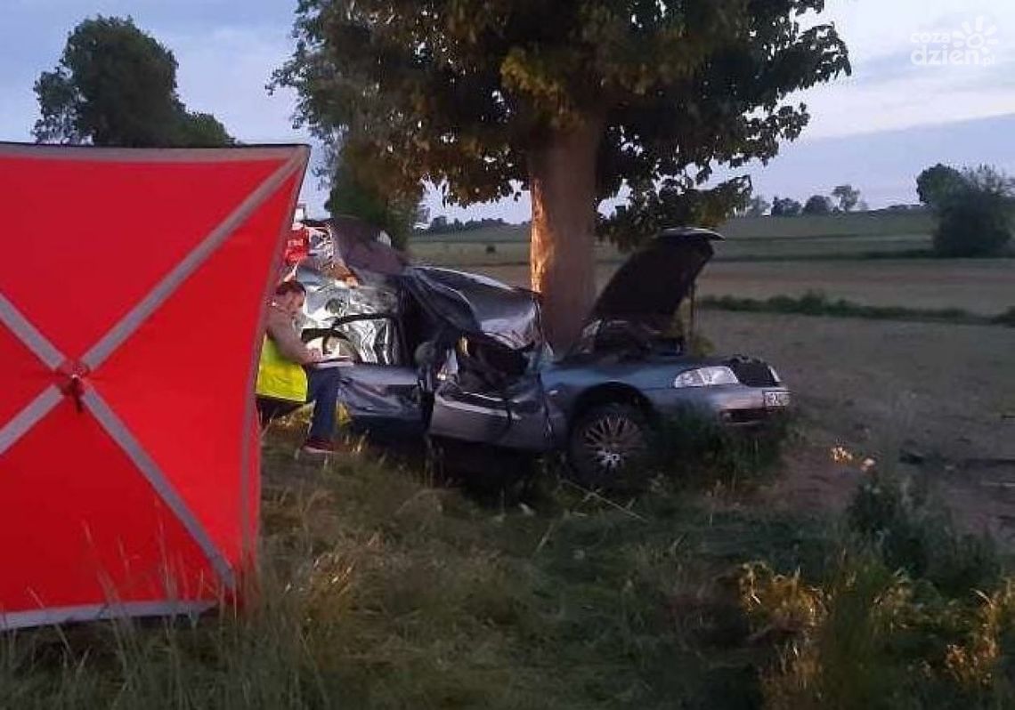 Tragiczny wypadek w Rembielinie, zginął 20-latek Tragiczny wypadek w Rembielinie, zginął 20-latek