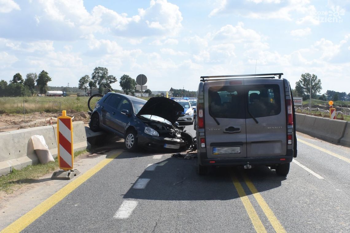 Trzy osoby trafiły do szpitali po wypadku w Kuklinie