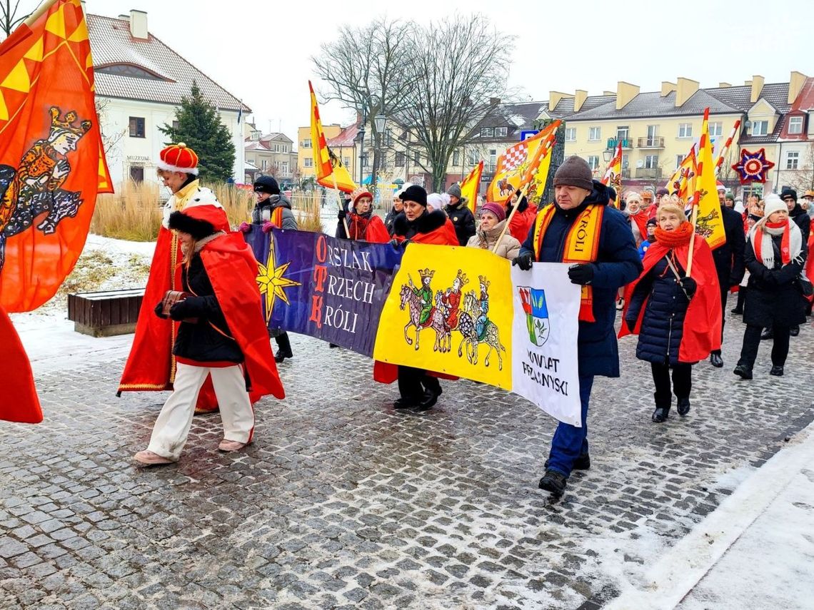Ulicami Przasnysza przeszedł Orszak Trzech Króli