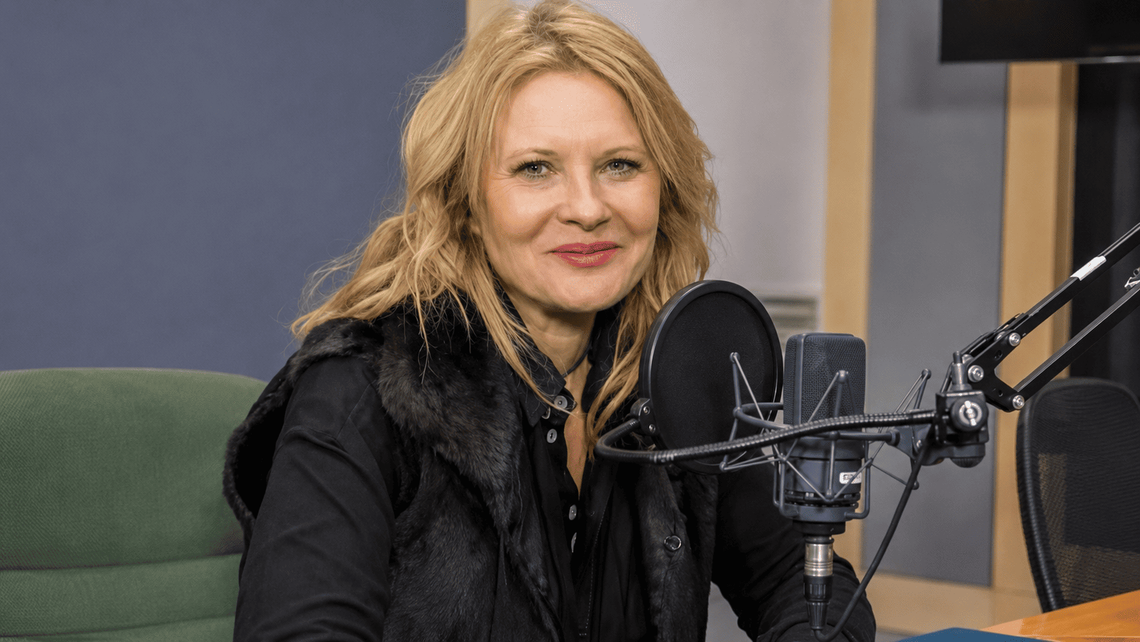 Urszula przed radiowym mikrofonem