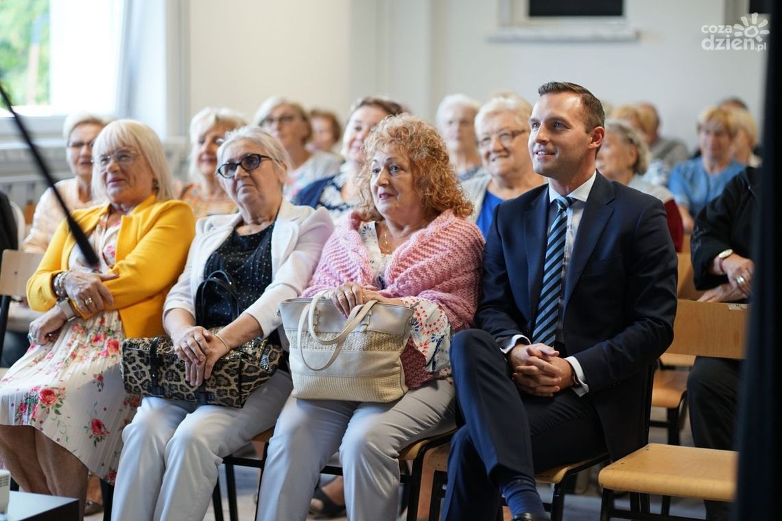W inauguracji nowego roku akademickiego na ciechanowskim Uniwersytecie Trzeciego Wieku wziął udział prezydent Krzysztof Kosiński