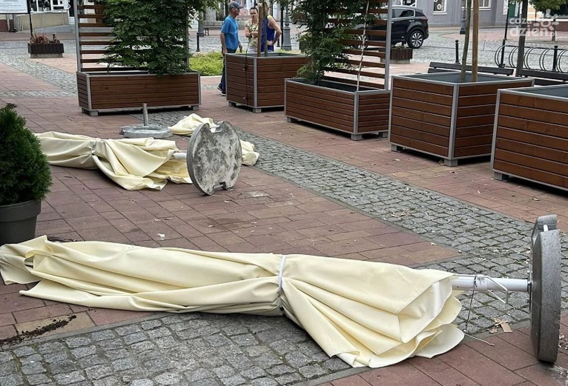 W Przasnyszu nieznany sprawca zdemolował rynek miejski