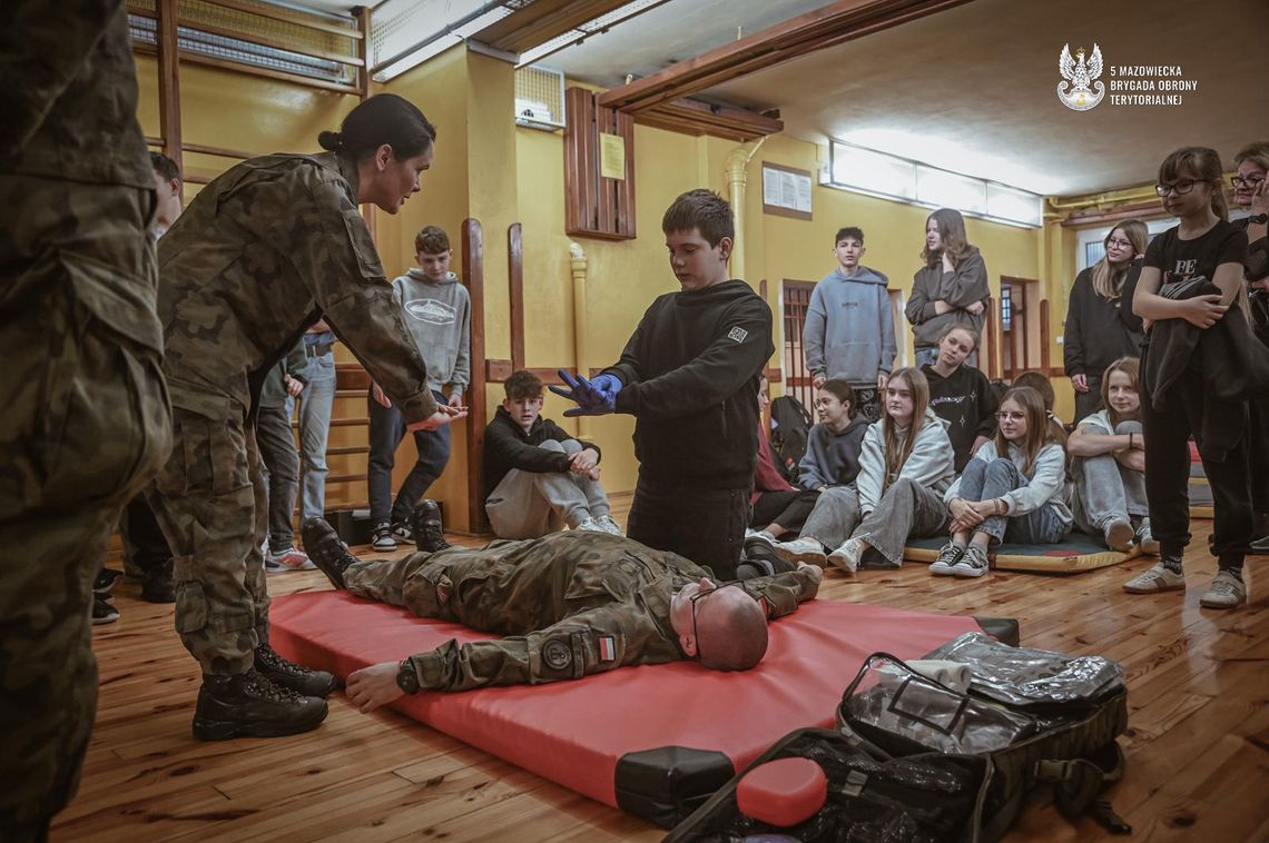 W szkołach w regionie pojawili się żołnierze