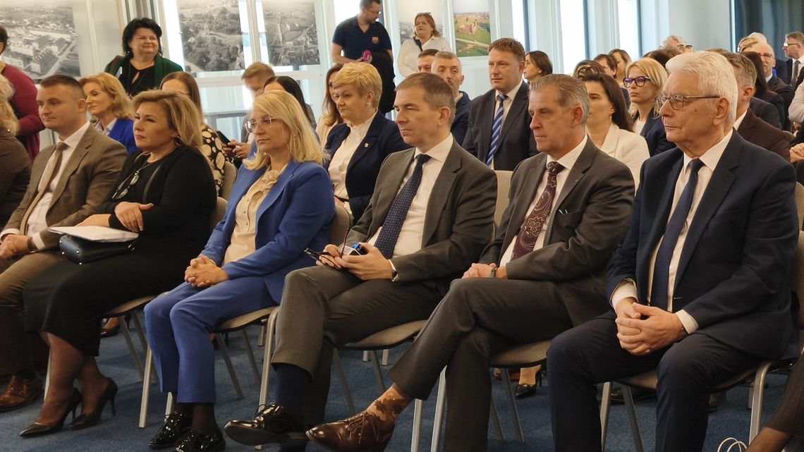 Nowoczesny sprzęt i PSZOK-i: Ponad 9,8 mln zł dla subregionu ciechanowskiego