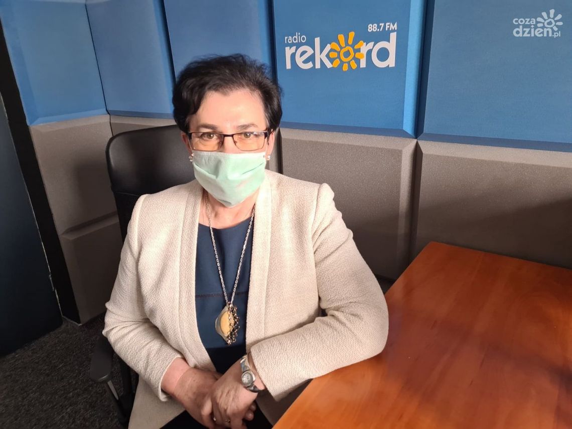 Wiesława Krawczyk: Musimy pogodzić się z tym, że wciąż jesteśmy w stanie epidemii