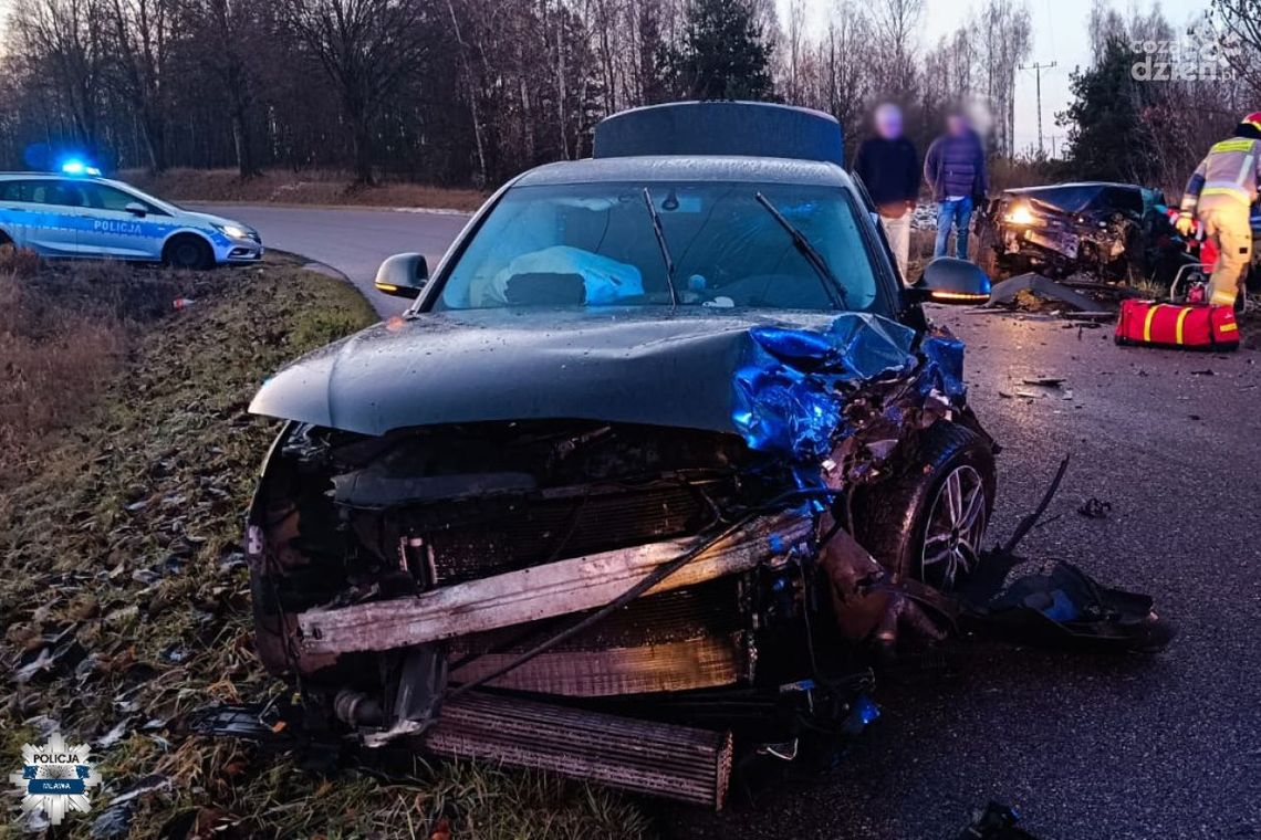 Wypadek na oblodzonej drodze pod Mławą