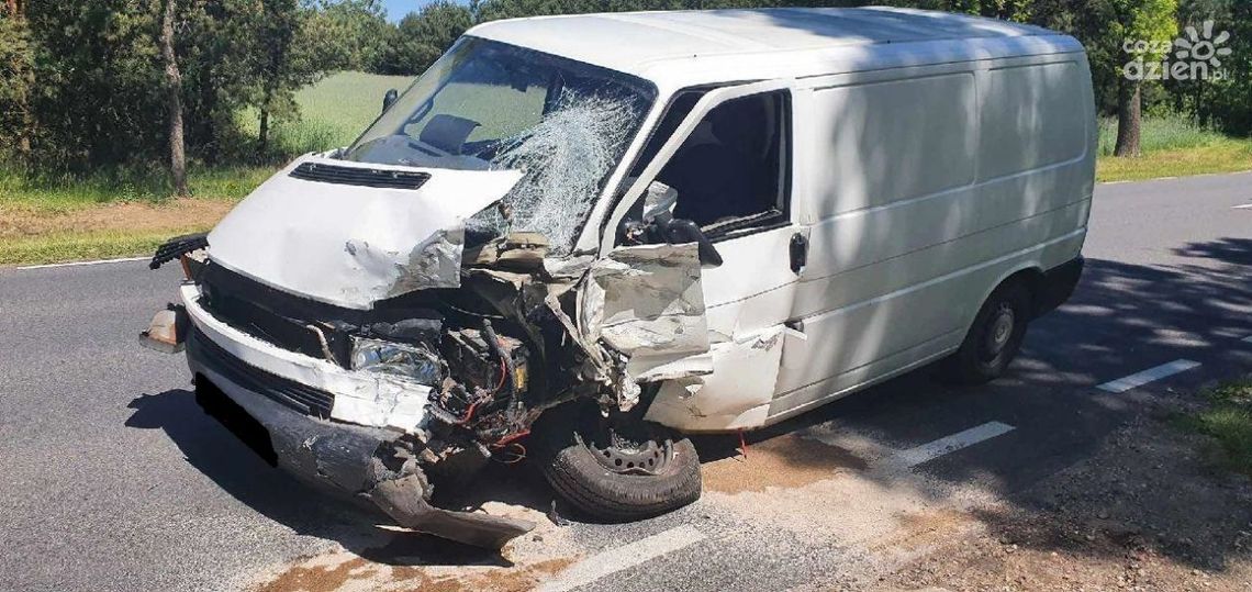 Wypadek w Zalesiu. Kierowca busa z zarzutem