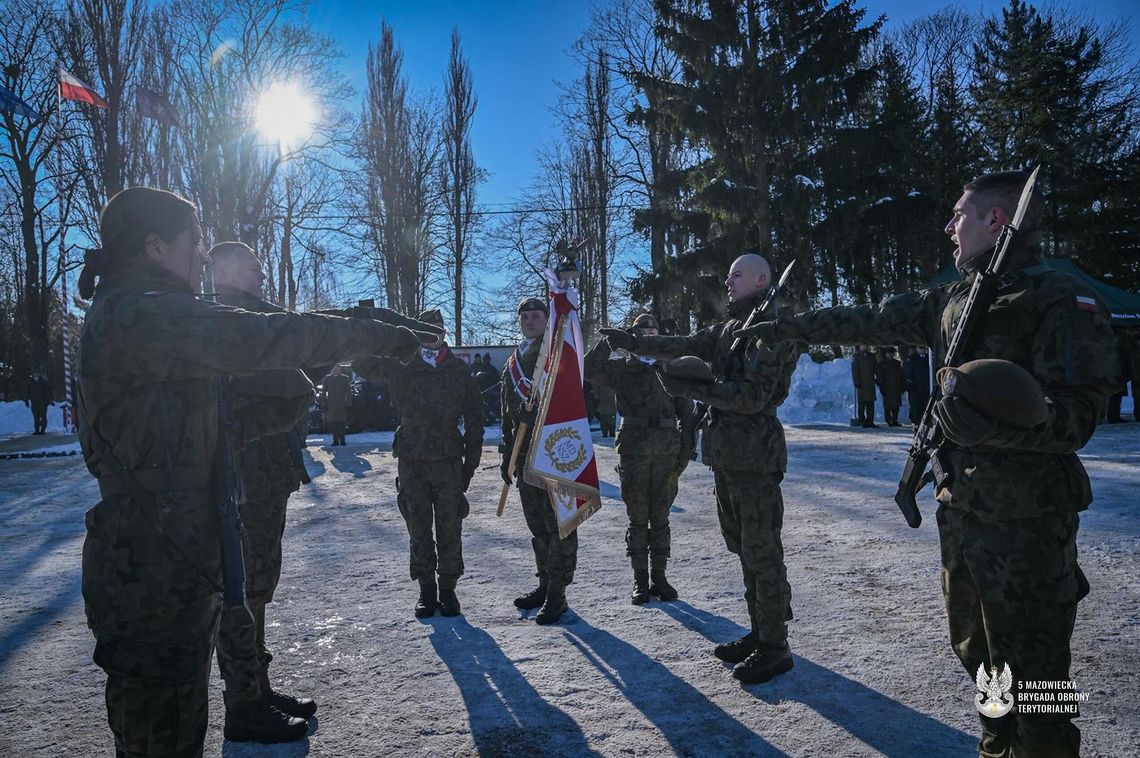 Zamiast wypoczynku wybrali mundur. Nowi terytorialsi w 5 Mazowieckiej Brygadzie OT