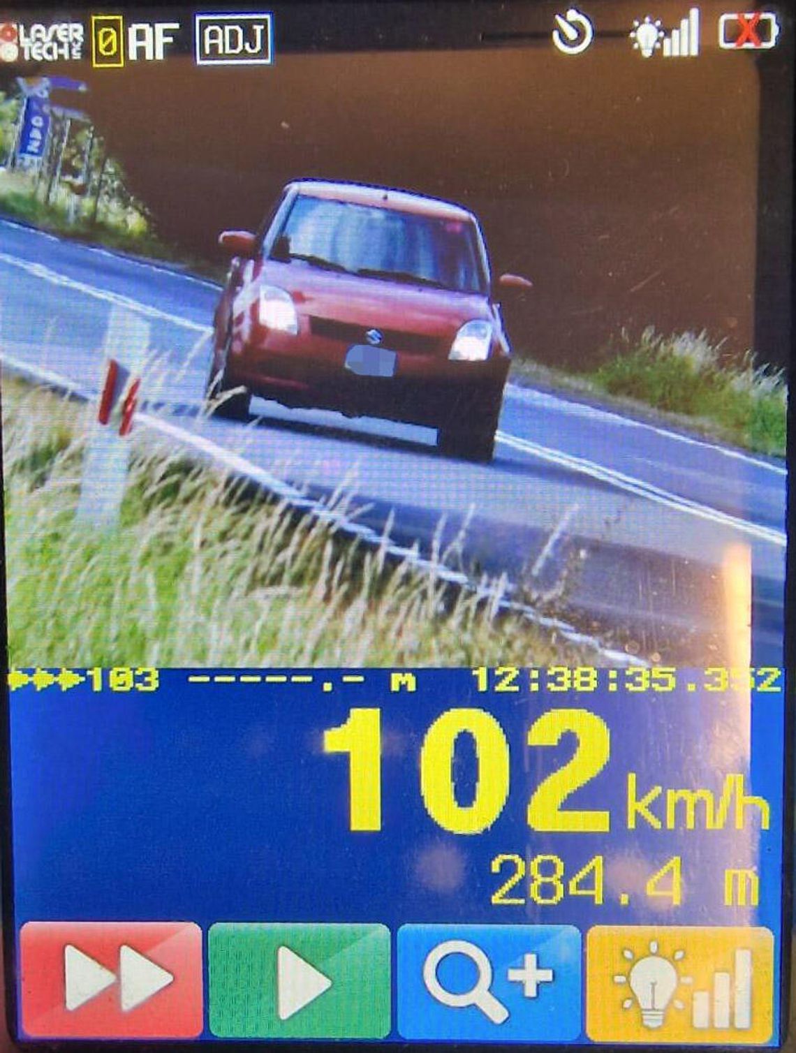 Zatrzymany za prędkość. Trafił do więzienia, bo był poszukiwany