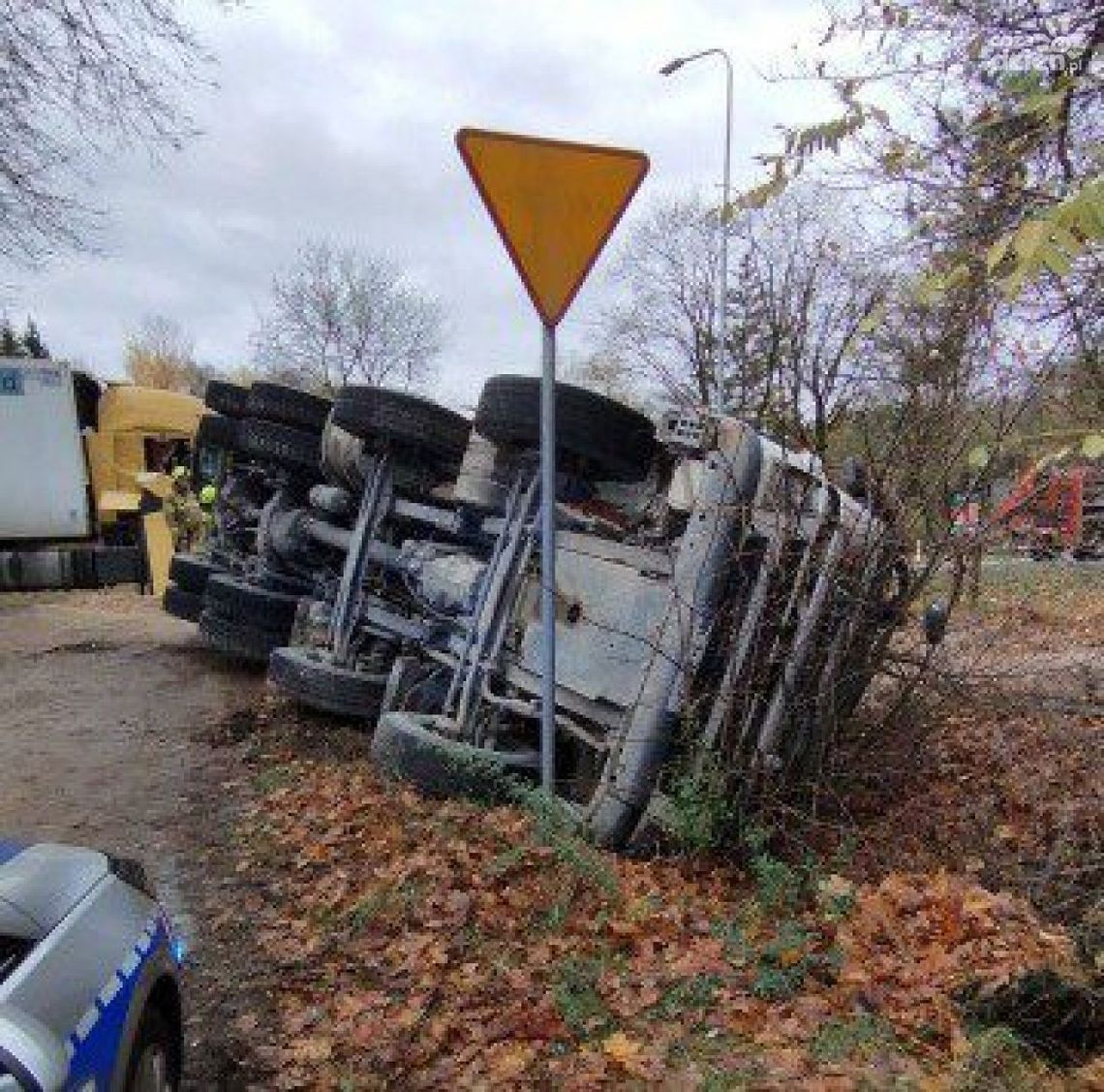 Zderzenie dwóch ciężarówek. Na DK-60 trwają utrudnienia w ruchu 