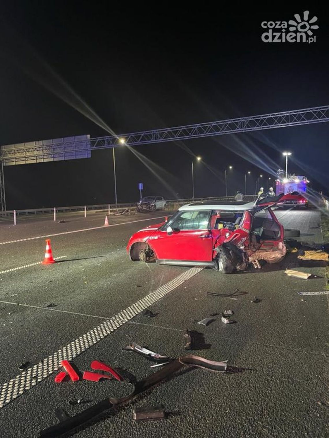 Zderzenie osobówek w Glinojecku. Jedna osoba trafiła do szpitala