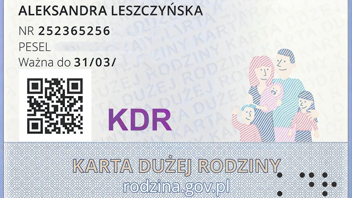 Zmiany dla rodzin 3+ w Ciechanowie. Gdzie teraz wyrobić Kartę Dużej Rodziny? Zdjęcie Karty Dużej Rodziny