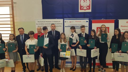 Spotkanie marszałka ze stypendystami (zdjęcia)