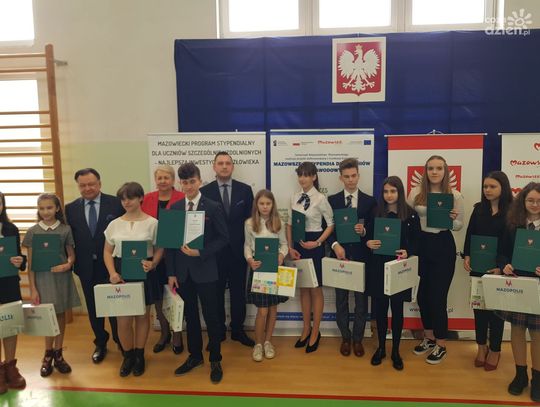 Spotkanie marszałka ze stypendystami (zdjęcia)