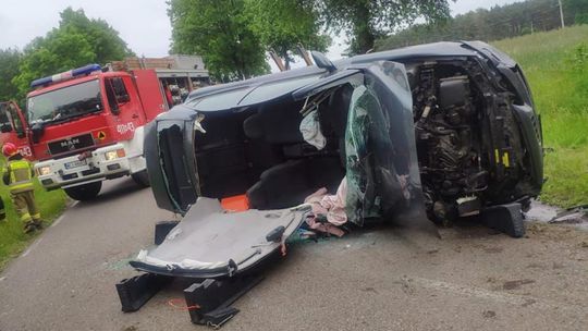 Zderzenie trzech aut na drodze do Sońska (zdjęcia)
