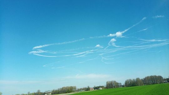 Znaki na niebie nad Mazowszem. Zobacz zdjęcia!