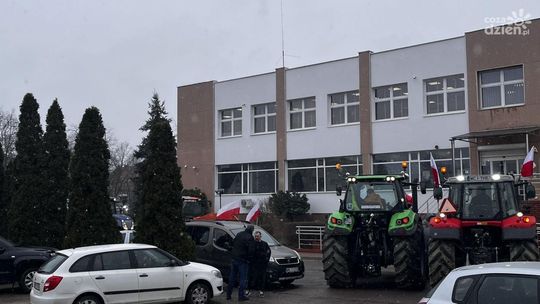 Rolnicy jak zaplanowali, tak protestują [foto]