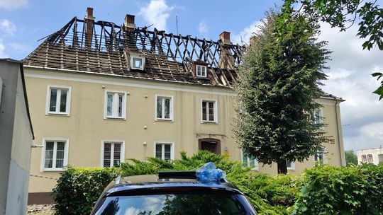Po pożarze bloku w Ciechanowie