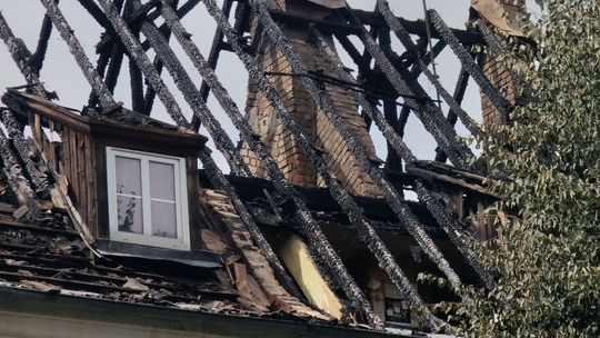 Po pożarze bloku w Ciechanowie