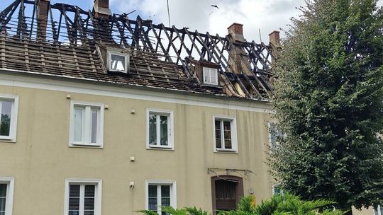 Po pożarze bloku w Ciechanowie