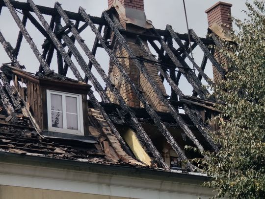 Po pożarze bloku w Ciechanowie