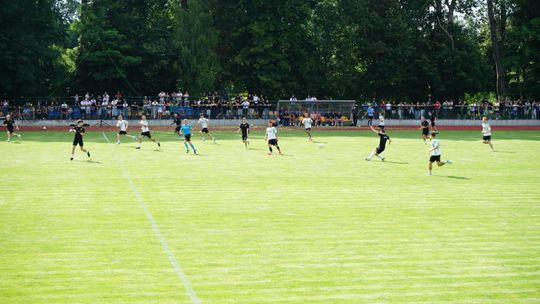 MKS Ciechanów Zwycięża w Sparingowym Starcie z Mazurem Radzymin