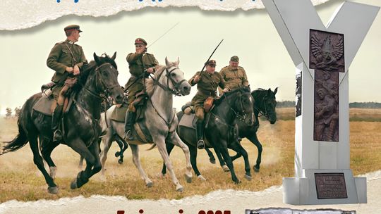 Rekonstruktorzy historyczni na koniach w strojach ułanów