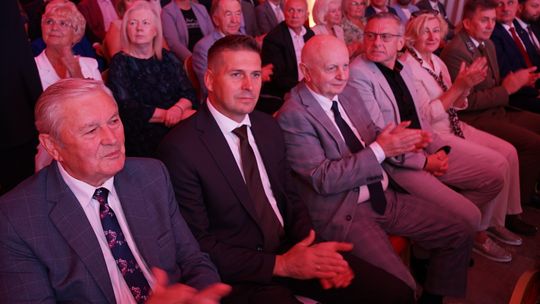 Uroczysta gala z okazji 10-lecia Szpitala Powiatowego Gajda-Med w Pułtusku i otrzymania tytułu profesora jego prezesa