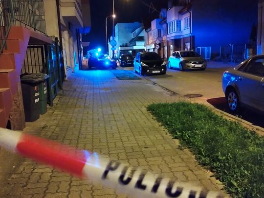 Mężczyzna (nieoficjalnie) został postrzelony od tyłu